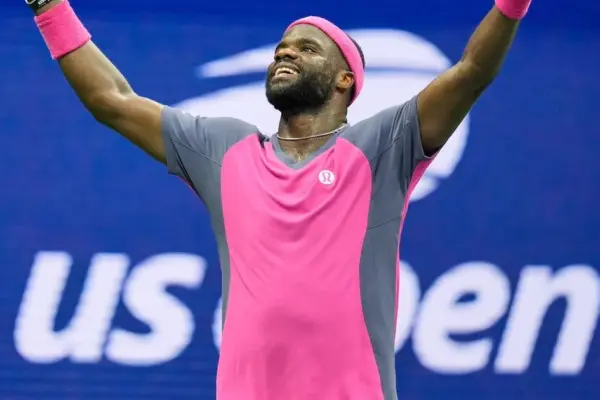 Late-night U.S. Open quarter-final sees Alcaraz fall to Shelton, Sabalenka advances